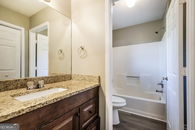Building Photo - 2090 Pintail Cove