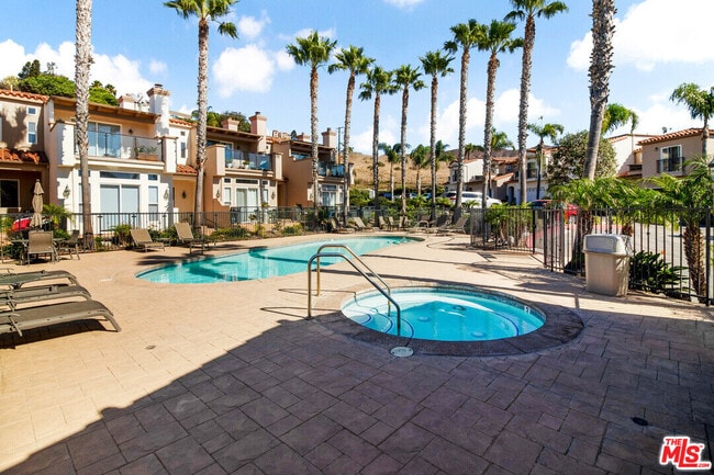 Building Photo - 6450 Lunita Rd