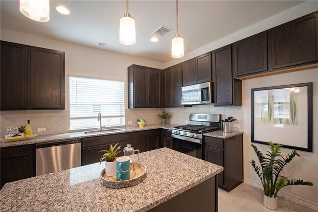 Building Photo - 9109 Looksee Ln