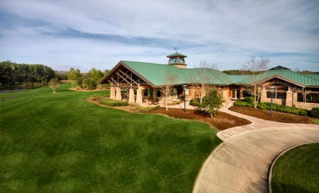 King & Bear Clubhouse - 955 Registry Blvd