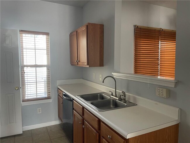 Building Photo - 954 Tree Creek Blvd