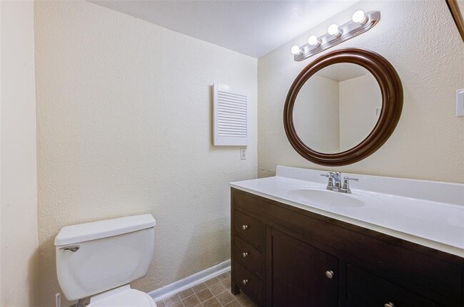 Building Photo - 8433 Hearth Dr