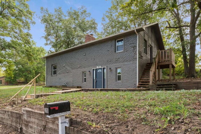Building Photo - 300 Ridge St