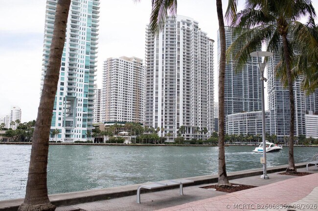 Building Photo - 325 S Biscayne Blvd