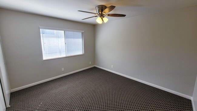 Building Photo - g13427