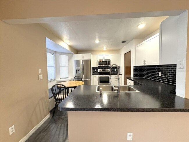 Building Photo - 1514 Poe St