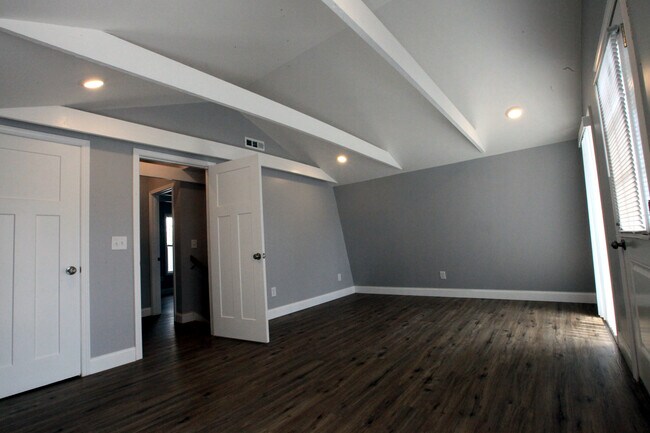 Building Photo - 34 Chalet Dr