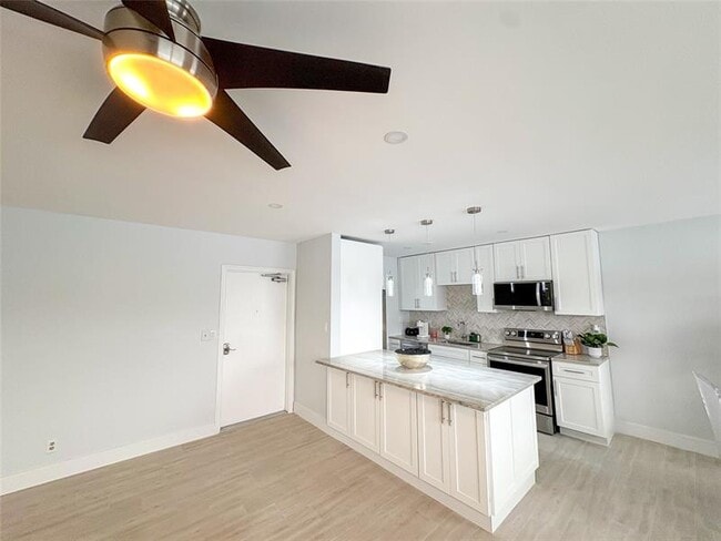 Building Photo - 4541 N Ocean Dr