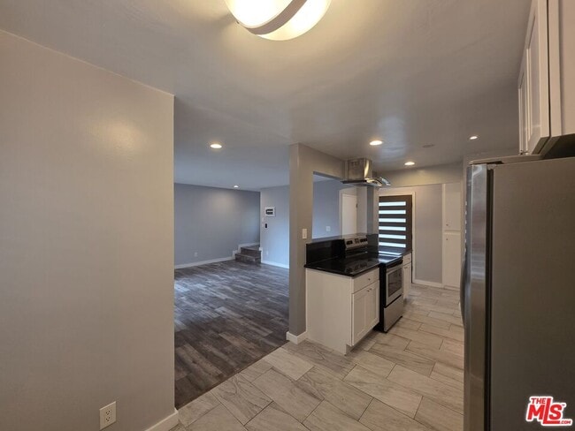 Building Photo - 210 S Lucia Ave