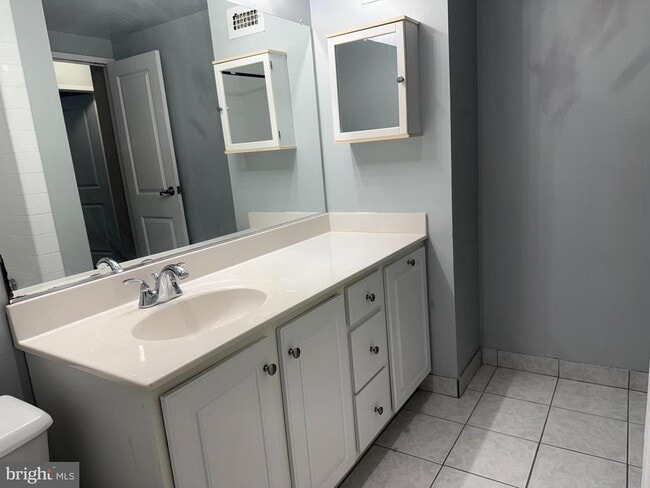 Building Photo - 10570 Main St