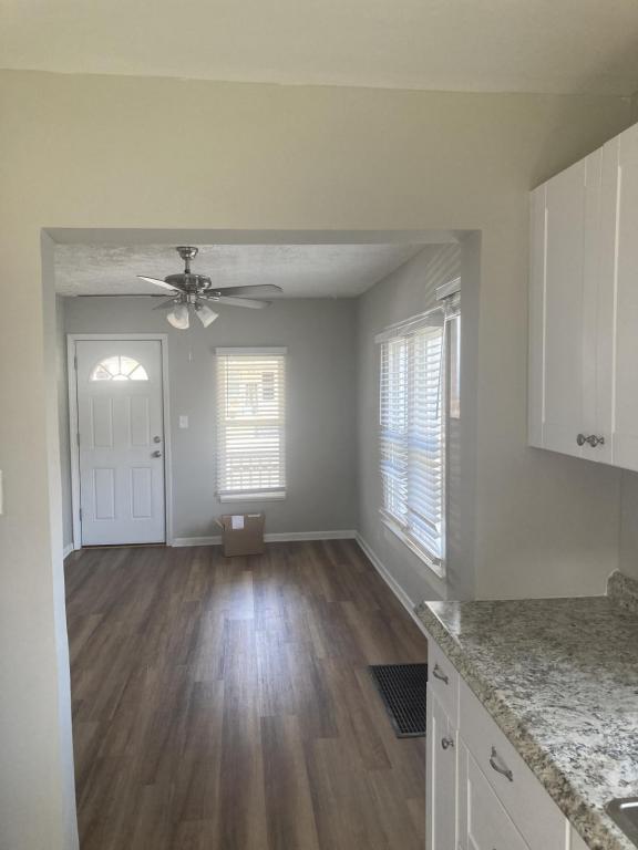Building Photo - 1047 Bellows Avenue