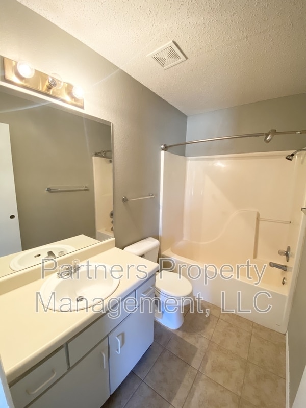 Building Photo - 1645 N Dawn Dr