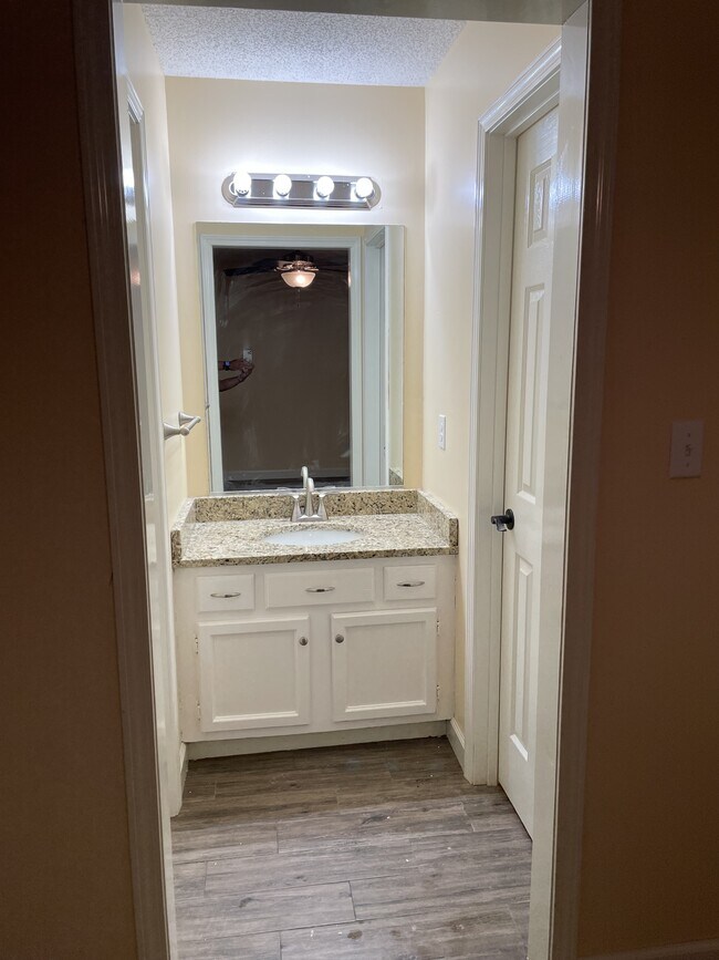 Building Photo - 4402 S Caraway Rd