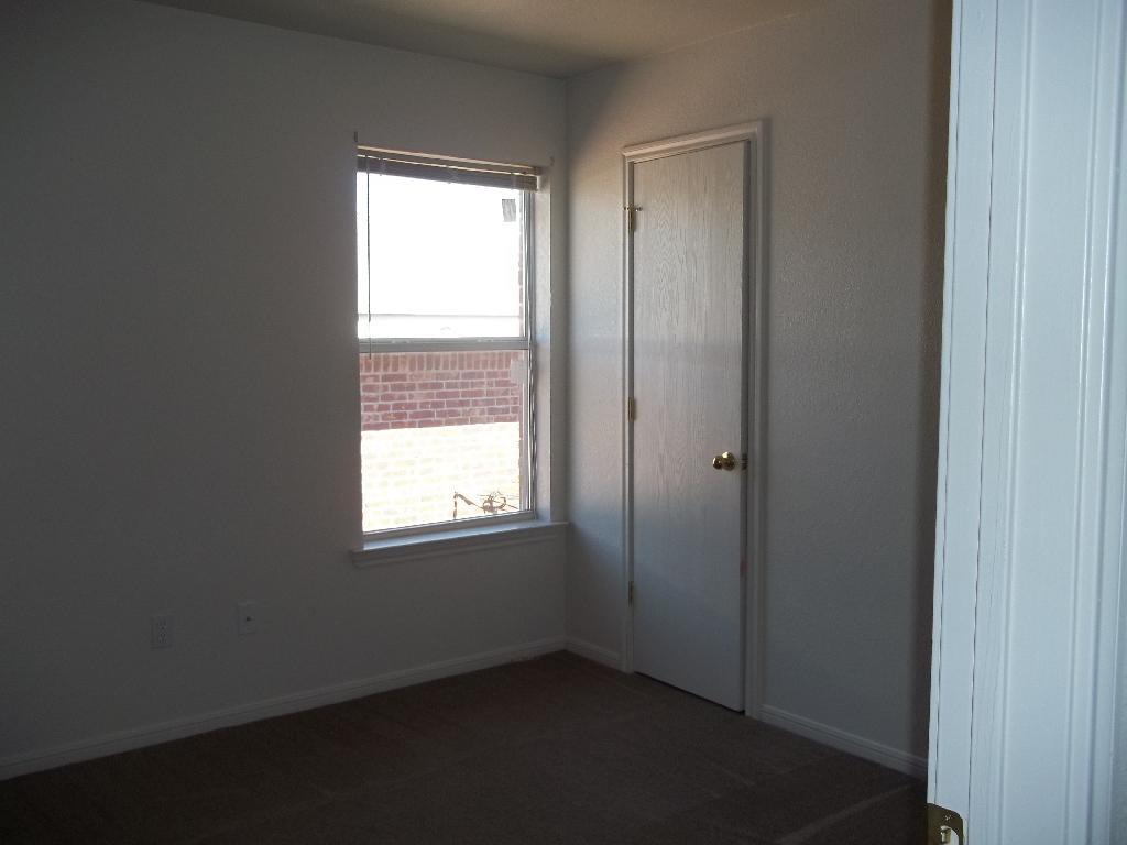 Building Photo - 334 S 40th St
