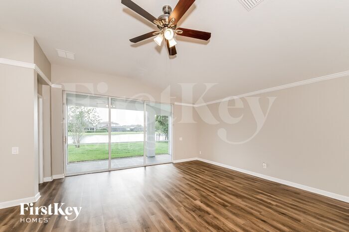 Building Photo - 5825 100th Ave E