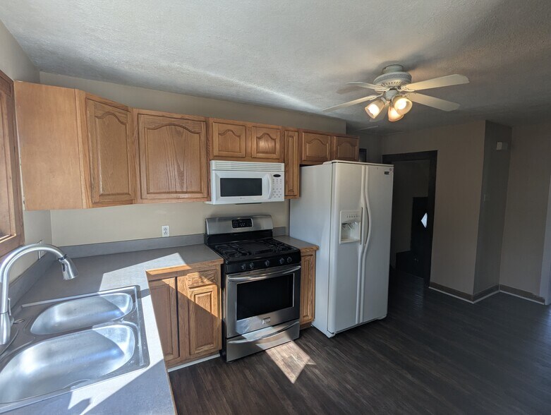 kitchen - 2401 Natchez Ave