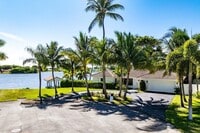 Building Photo - 25 NW 24th Ct