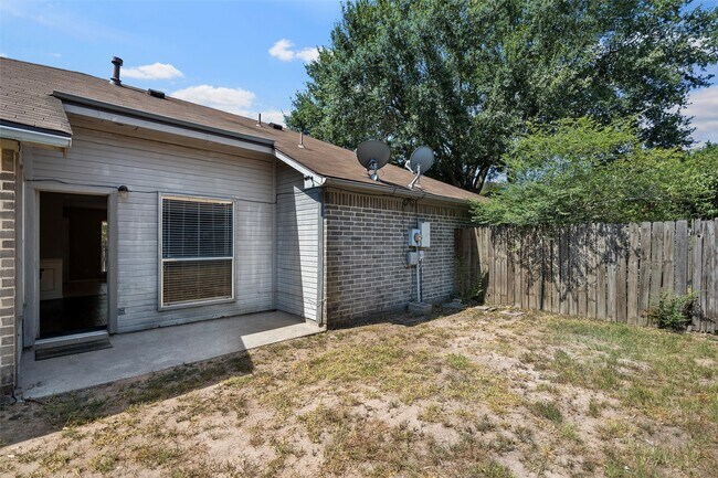 Building Photo - 18103 Gravenhurst Ln