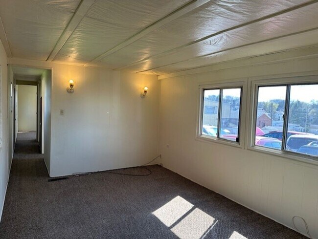 Building Photo - 2729 Herr St