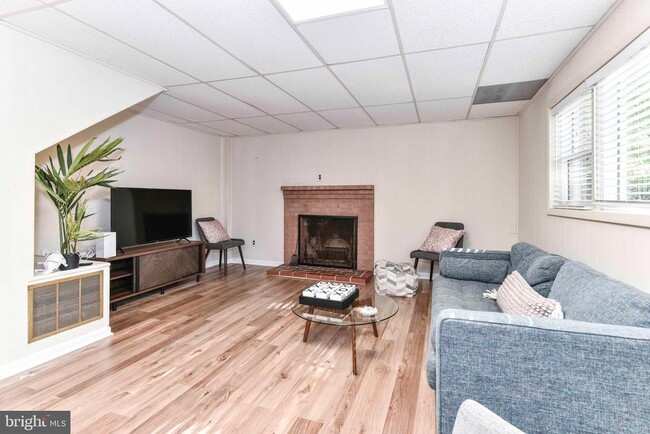 Building Photo - 4706 8th Rd S