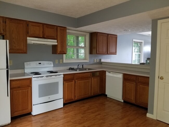 Building Photo - Nice Sherwood Hills Condo