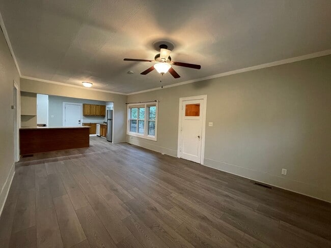 Building Photo - Cozy Three Bedroom in the Heart of Minot