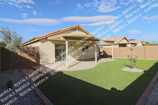 Building Photo - 12043 W Windrose Dr