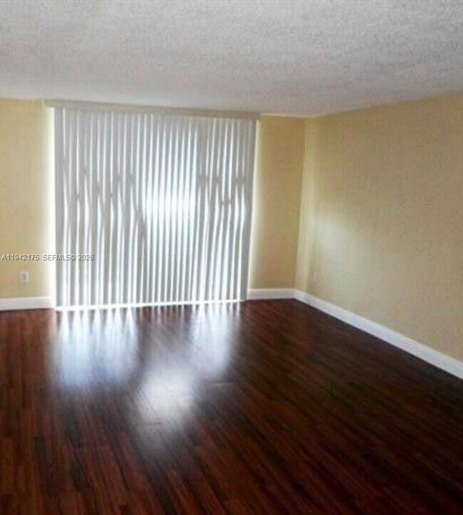 Building Photo - 498 NW 165th St