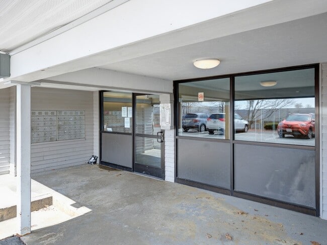 Building Photo - 18 Wrentham Rd