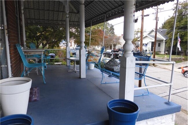 Building Photo - 203 Boone St