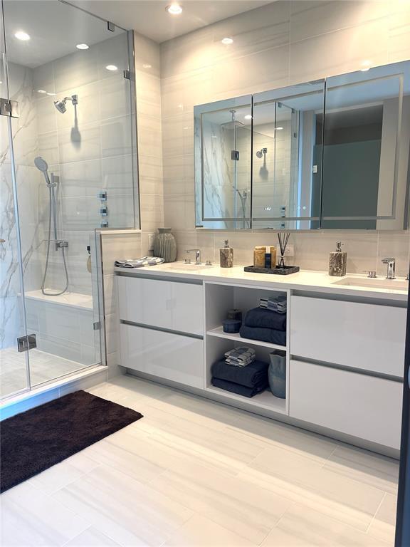 Building Photo - 400 Central Ave