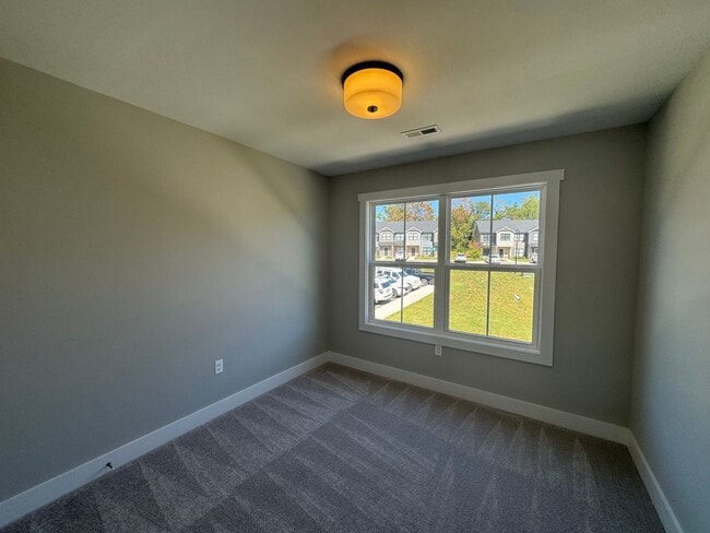 Building Photo - Sunburst Villa Luxury Townhouse WITH BASEMENT