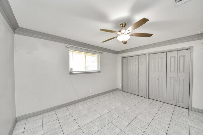 Building Photo - 4503 Hollybrook Ln