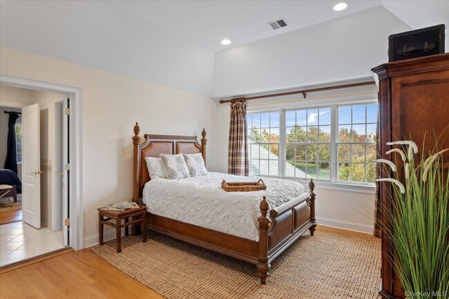 Building Photo - 2995 Laurel Trail