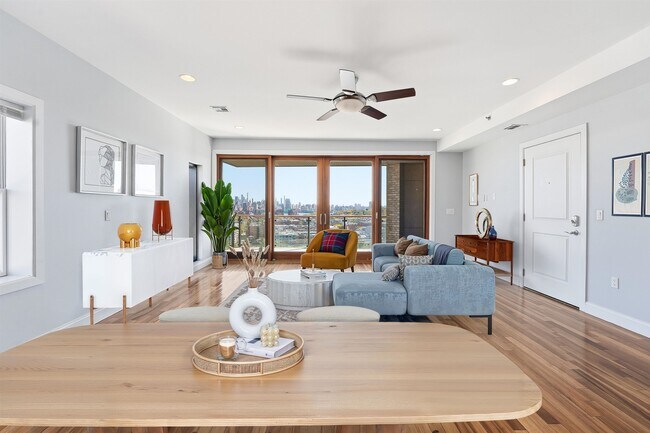 Building Photo - 215 Manhattan Ave