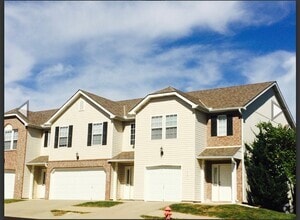 Building Photo - AD-13