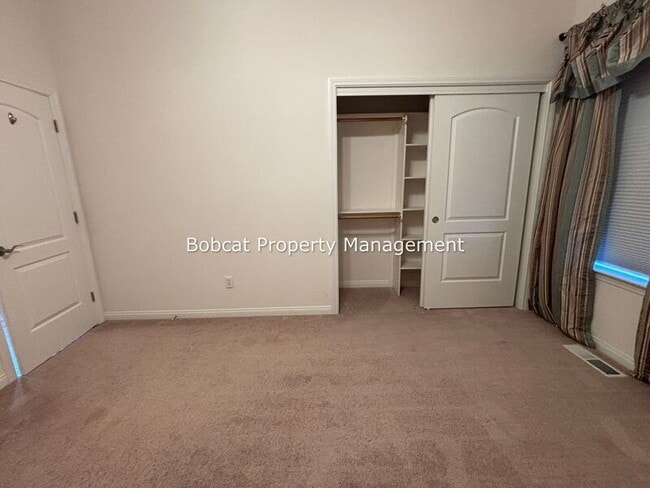 Building Photo - 1626 Evergreen Dr
