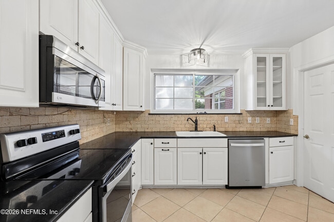 Building Photo - 1367 Riverbirch Ln