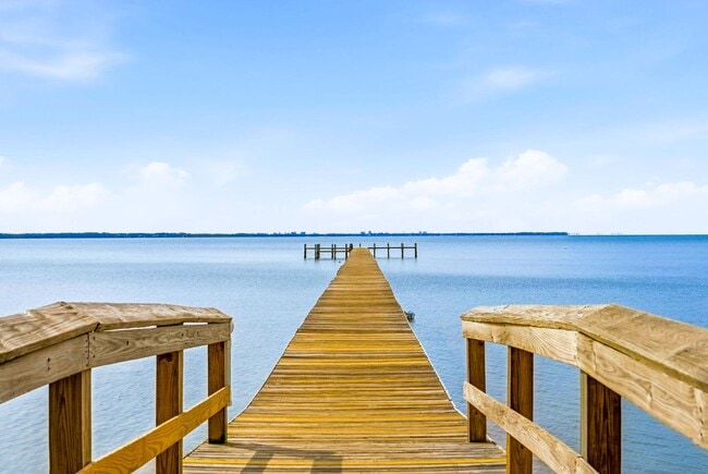 Building Photo - 486 Fanny Ann Way