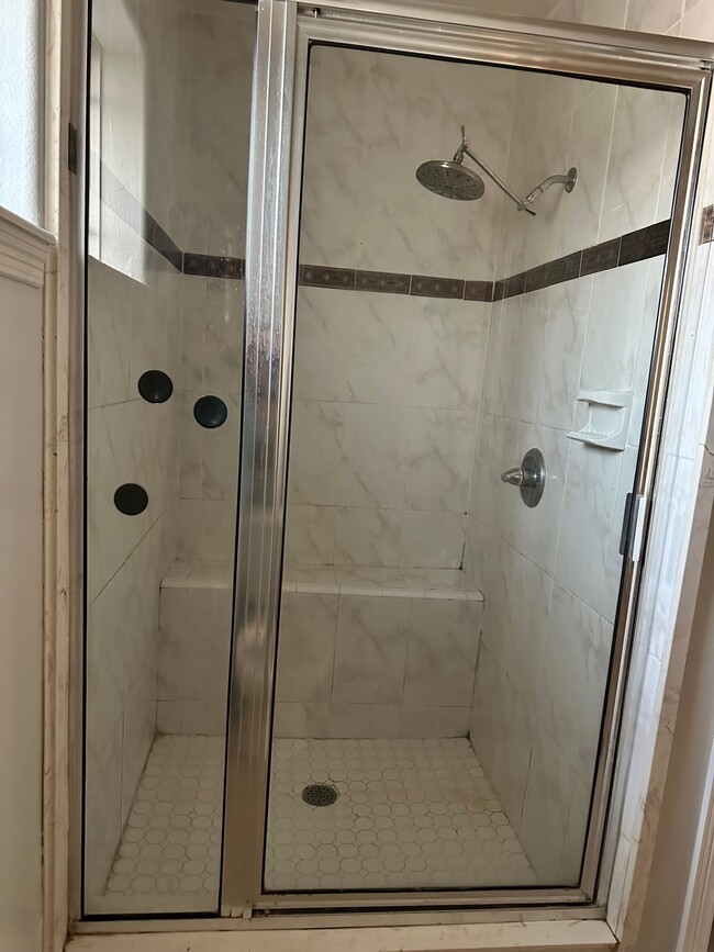 MAIN BATH WITH RAINFALL SHOWER - 2109 N Erica St