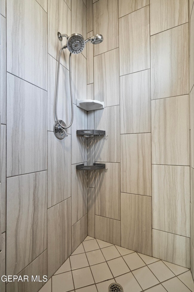 Building Photo - 6981 Black Mesquite Dr