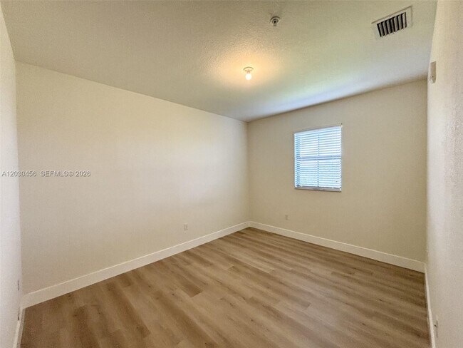 Building Photo - 10620 NW 88th St