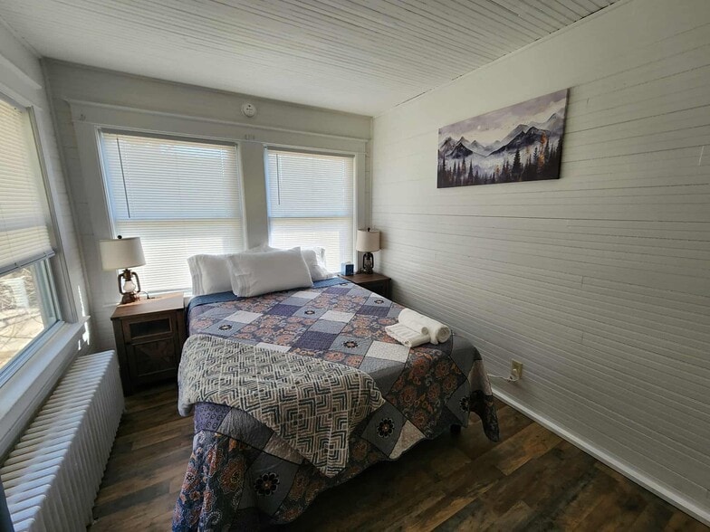 Building Photo - 145 Park Ave