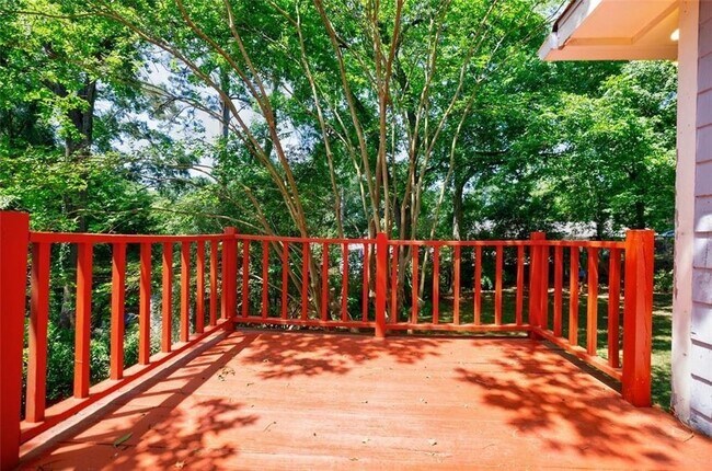 Building Photo - 1716 Beacon Hill Blvd NE