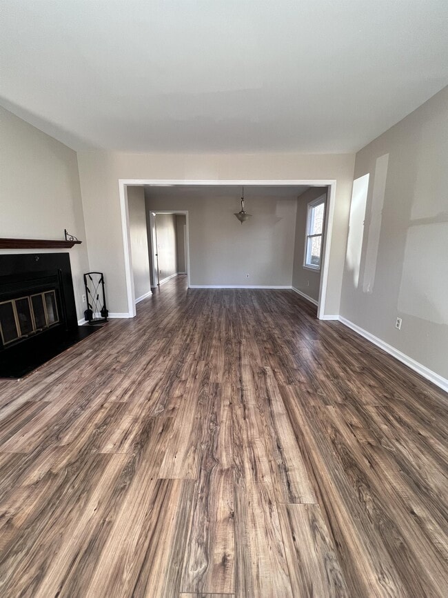 Building Photo - 8326 Summerglen Cir