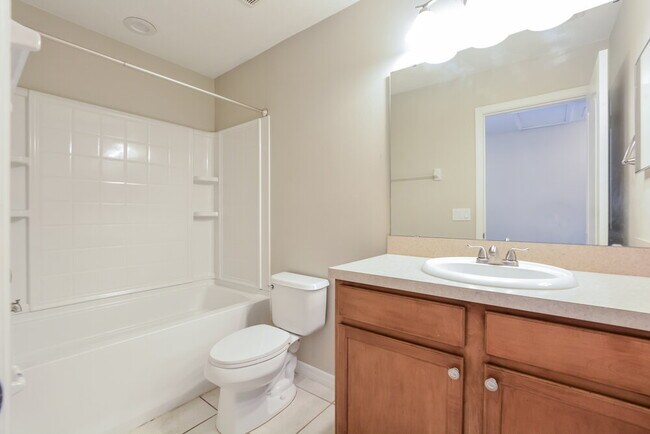 Building Photo - 256 Bella Rosa Cir