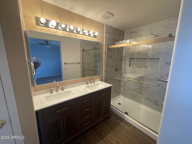 Building Photo - 2090 W Gold Dust Ave