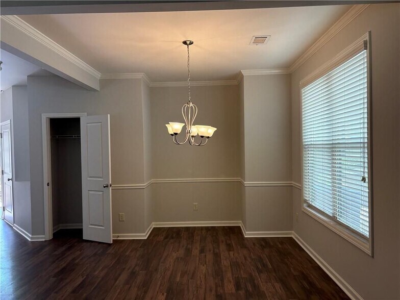 Building Photo - 5934 Watersdown Wy