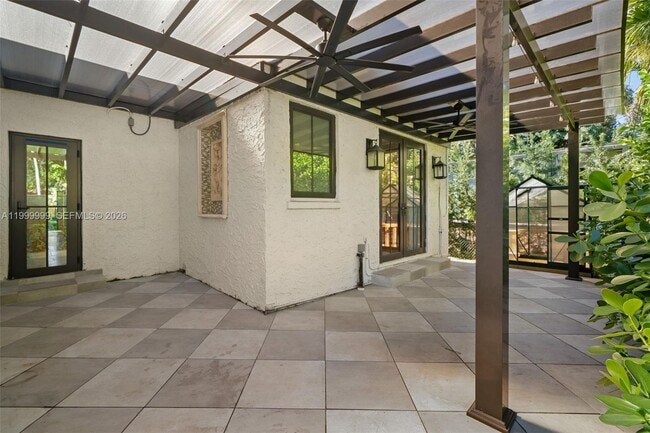 Building Photo - 415 Aledo Ave