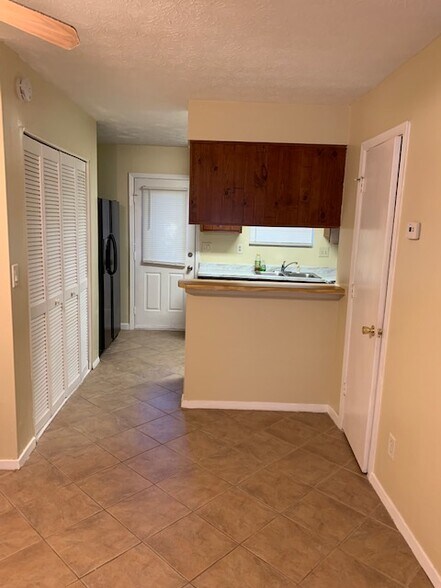 Building Photo - 496 Prince of Wales